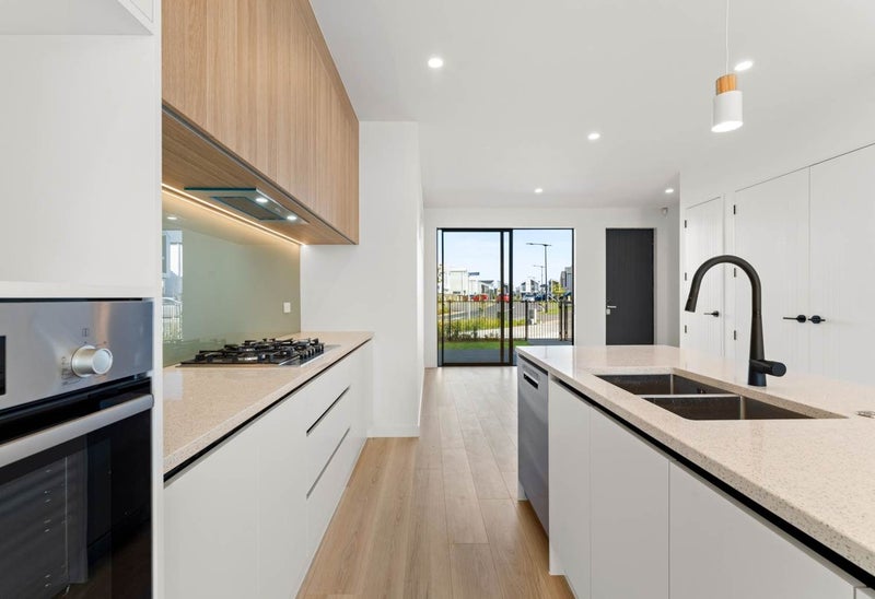 27 Porowha Road, Westgate, Auckland - Carousel 2