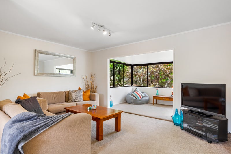 1/71 Oaktree Avenue, Browns Bay, Auckland - Carousel 2