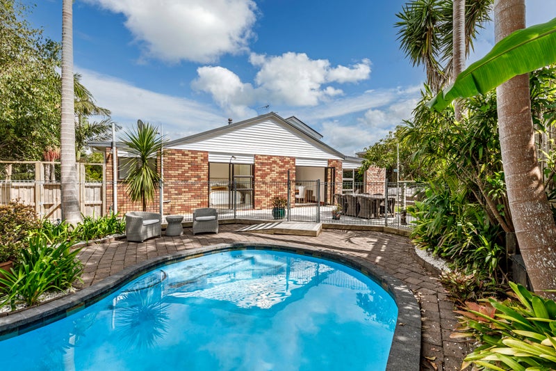 557 Beach Road, Murrays Bay, Auckland - Carousel 1