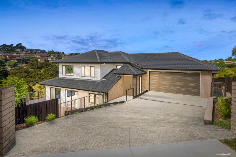 15 Meharg Drive, FAIRVIEW HEIGHTS, AUCKLAND - Carousel 1