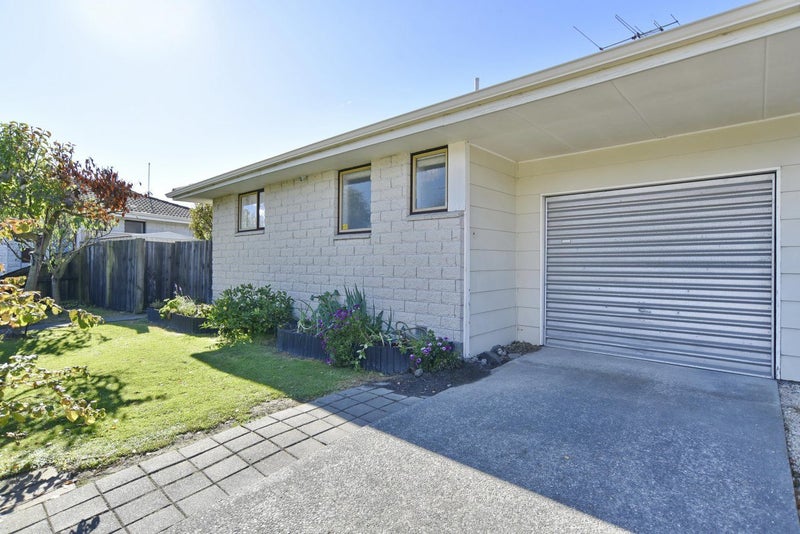 17 Castile Place, Belfast, Christchurch - Carousel 17