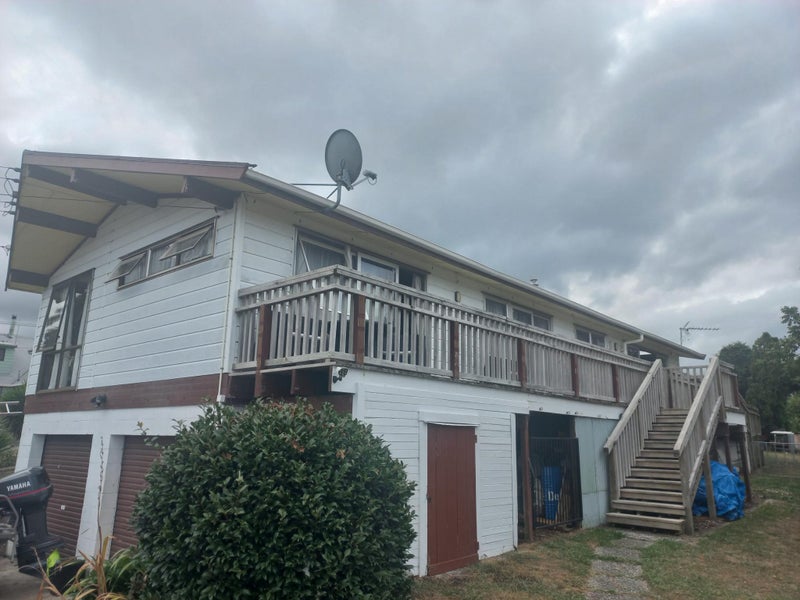 174 Collins Road, Temple View, Hamilton - Carousel 1