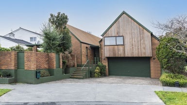 21 Dunrobin Place, Avonhead, Christchurch - Carousel 1