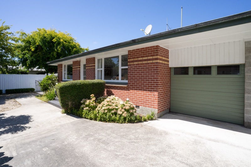 2/10 Bretts Road, St Albans, Christchurch - Carousel 2
