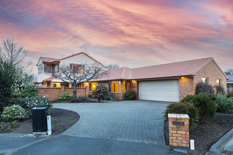 7 Oakmont Green, Shirley, Christchurch - Carousel 1