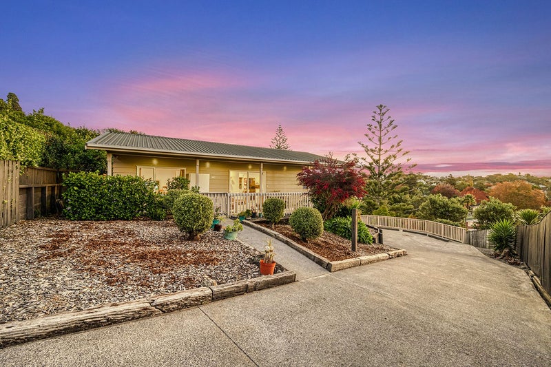 11A Evelyn Road, Cockle Bay, Manukau - Carousel 1