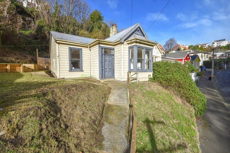 55 Serpentine Avenue, Dunedin Central, Dunedin - Carousel 1