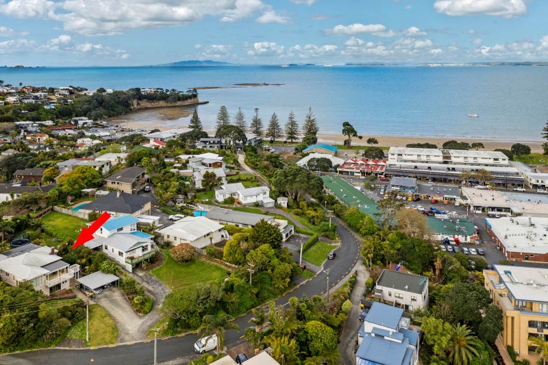 35 Bayview Road, Browns Bay, Auckland - Carousel 1