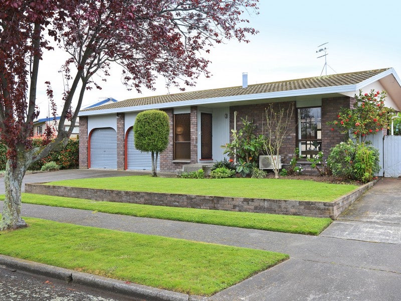 22 Perry Crescent, Greenmeadows, Napier - Carousel 1