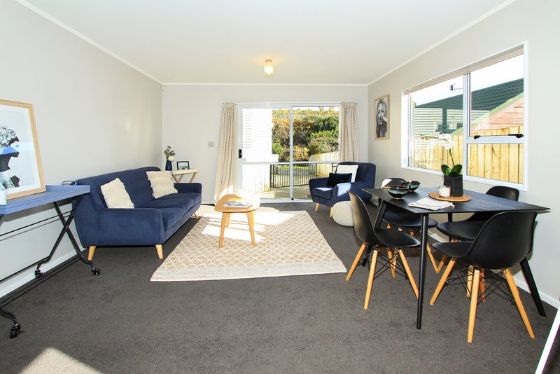 3/2 Takatimu Way, Johnsonville, Wellington - Carousel 2