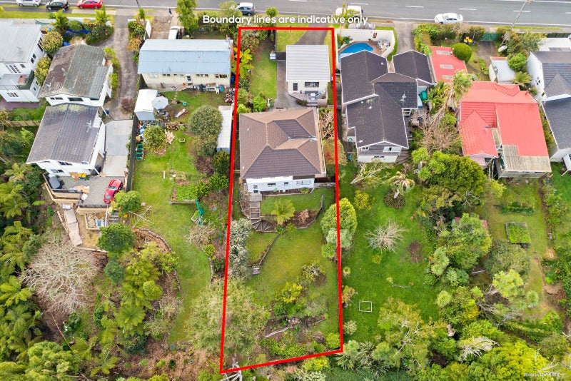 84 Arran Road, Browns Bay, Auckland - Carousel 1