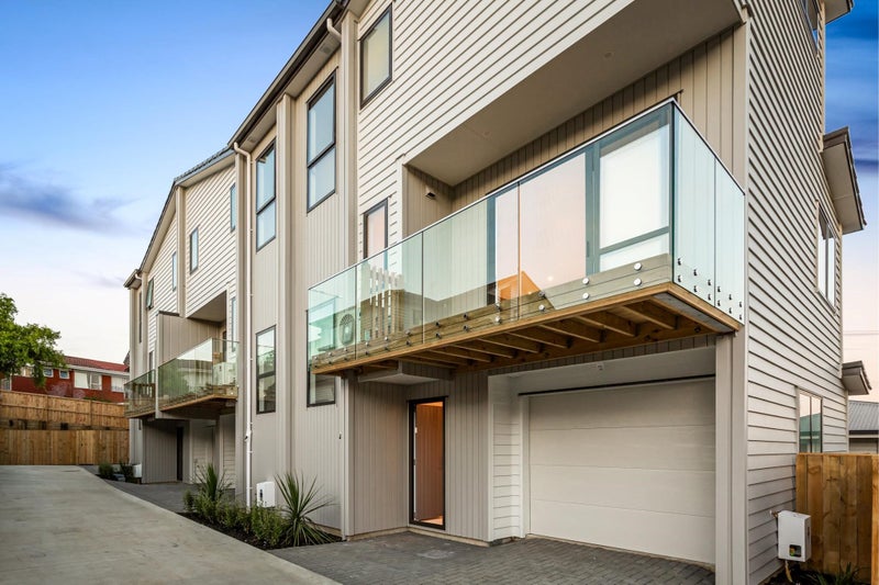 16B Sheridan Drive, New Lynn, Auckland - Carousel 2