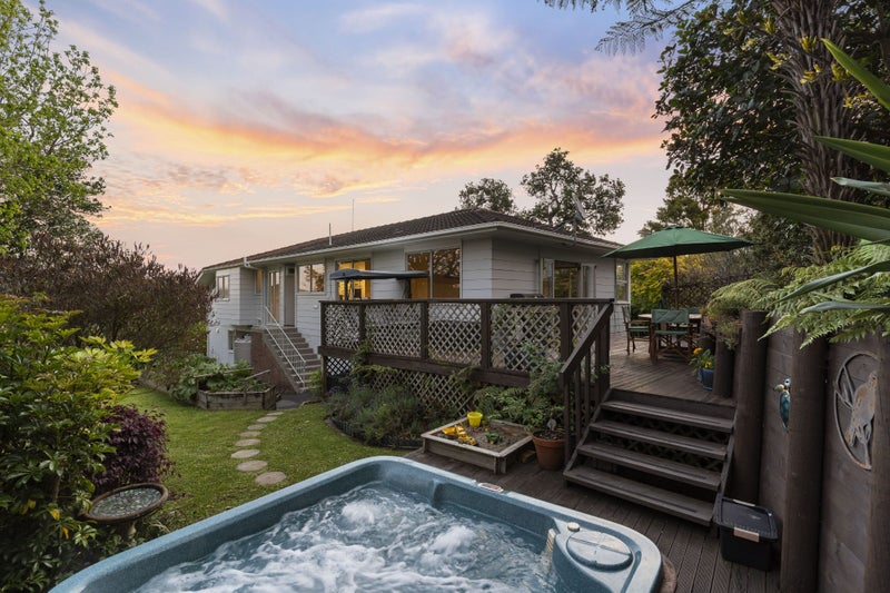 35 Normanton Street, Glenfield, Auckland - Carousel 2