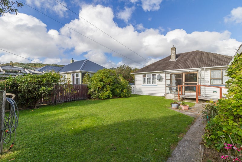 13 Barton Grove, Naenae, Lower Hutt - Carousel 18