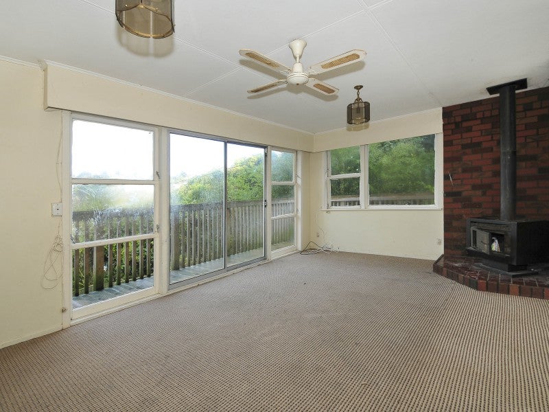 77 Thomas Street, Stokes Valley, Lower Hutt - Carousel 2