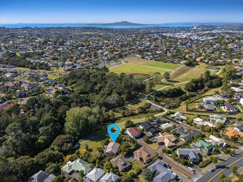 59 Unsworth Drive, Unsworth Heights, Auckland - Carousel 2