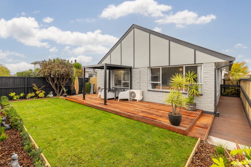 1/15 Heathglen Avenue, Parklands, Christchurch - Carousel 1