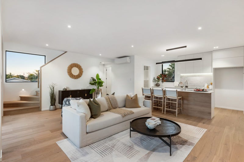 13E Walmer Road, Point Chevalier, Auckland - Carousel 1