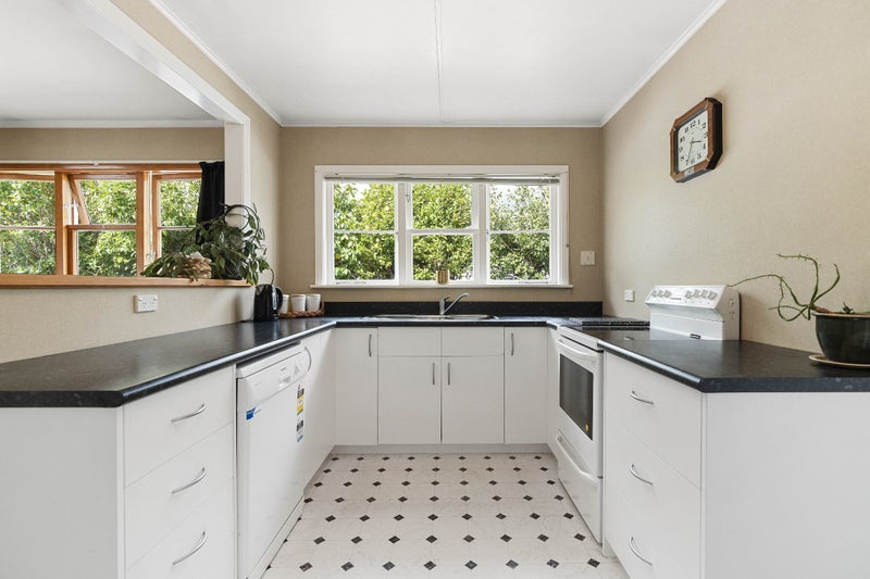 23 Miro Street, Lansdowne, Masterton - Carousel 2