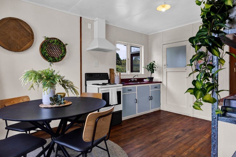 51 Essex Street, Vogeltown, New Plymouth - Carousel 2