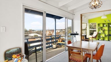 140A Queens Drive, Lyall Bay, Wellington - Carousel 1