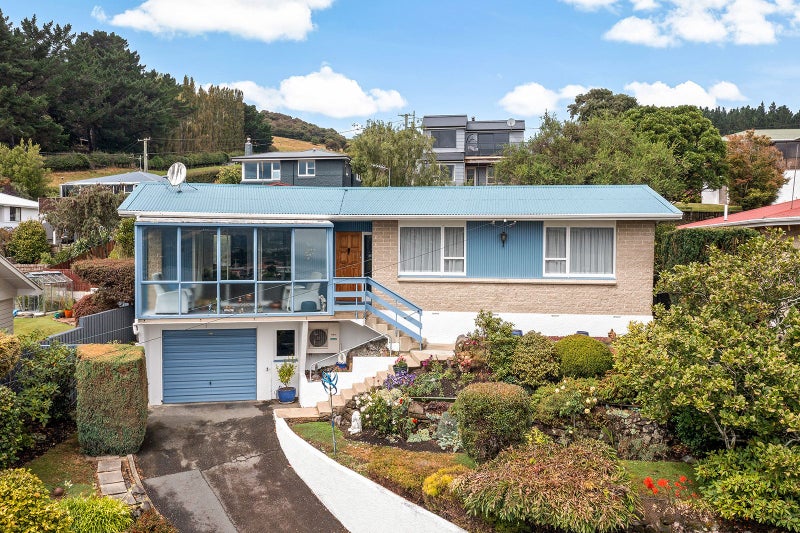 51 Elwyn Crescent, Green Island, Dunedin - Carousel 1
