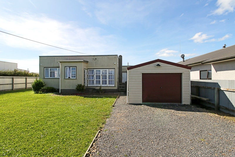 11 Linklater Avenue, Foxton Beach, Foxton - Carousel 1