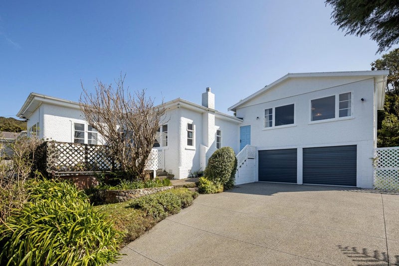 42 Kipling Street, Johnsonville, Wellington - Carousel 1