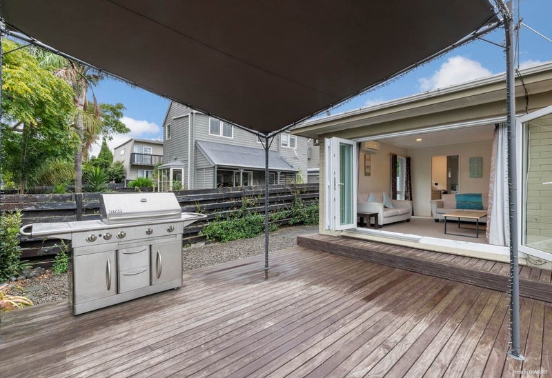 7 Imogene Way, Half Moon Bay, Auckland - Carousel 2