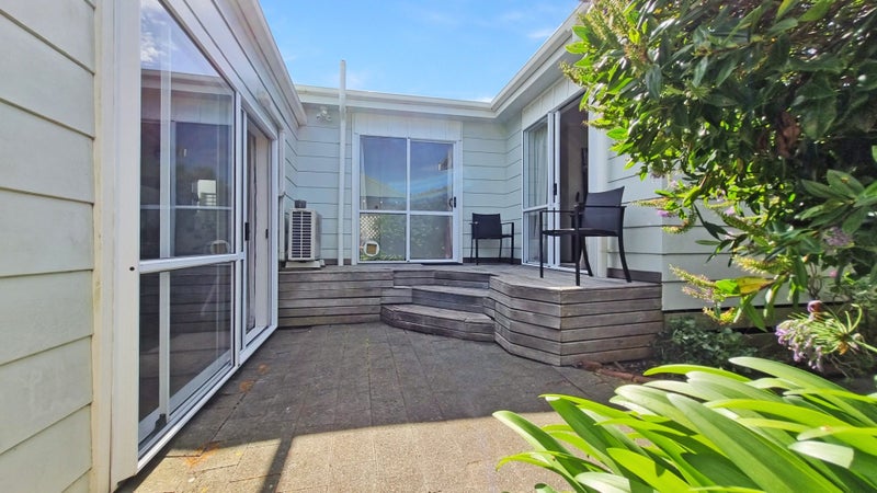 16 Lawrence Street, Newtown, Wellington - Carousel 1