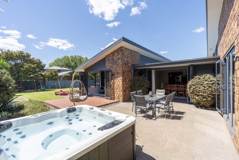 1 San Clemento Way, Rototuna, Hamilton - Carousel 1