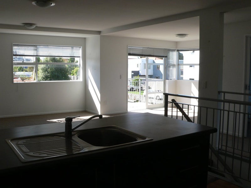 3/55 Thackeray Place, Waltham, Christchurch - Carousel 2