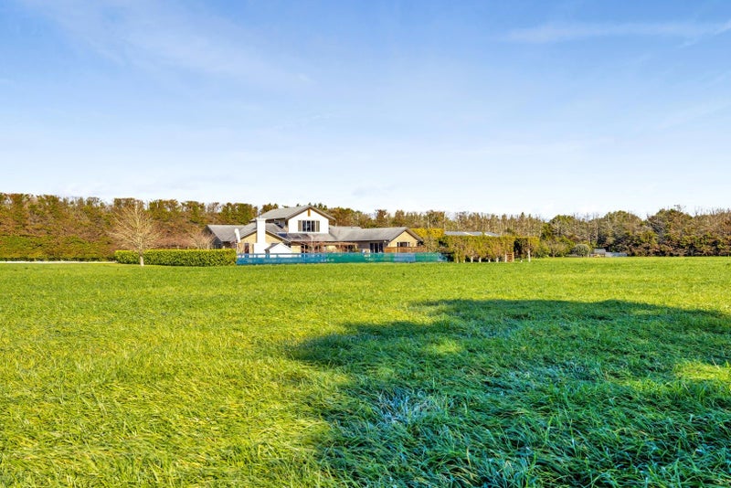 147 Airport Drive, New Plymouth Airport, New Plymouth - Carousel 2