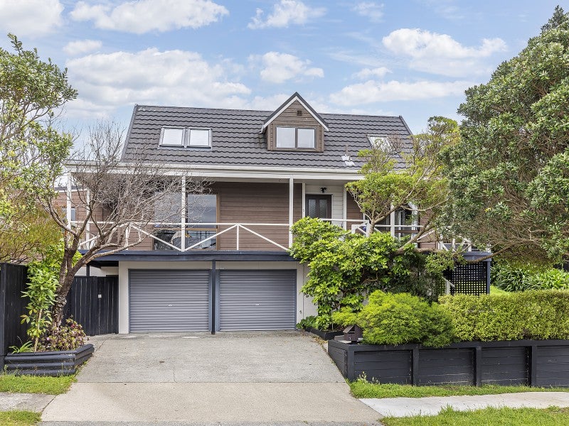 7 Cobar Close, Maupuia, Wellington - Carousel 1