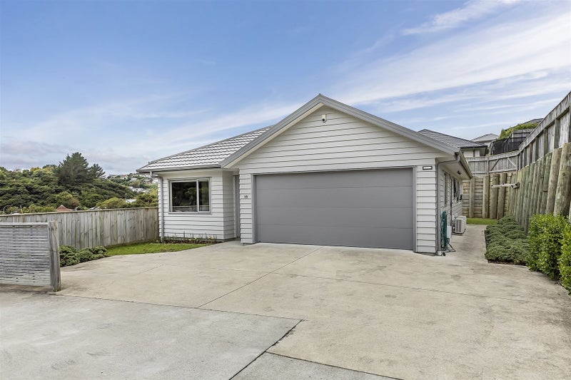 18 Moonsail Drive, Whitby, Porirua - Carousel 23