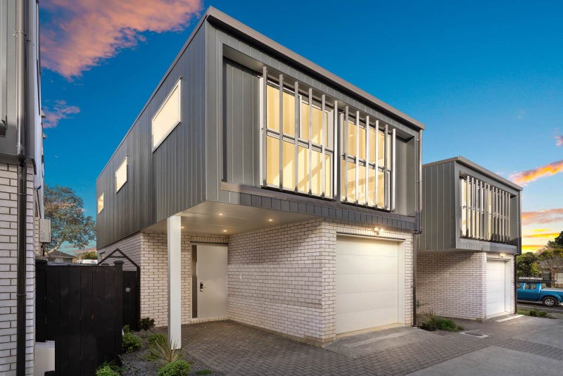 1B Loloma Drive, Half Moon Bay, Auckland - Carousel 2