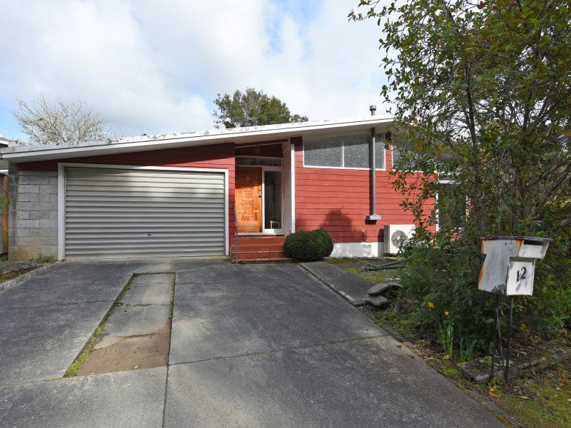 12 Fendalton Crescent, Pinehaven, Upper Hutt - Carousel 18