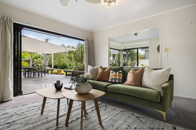 9 Gaylord Place, Conifer Grove, Takanini - Carousel 2