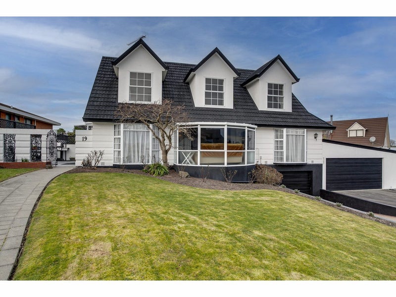 19 Temple Crescent, Gleniti, Timaru - Carousel 1