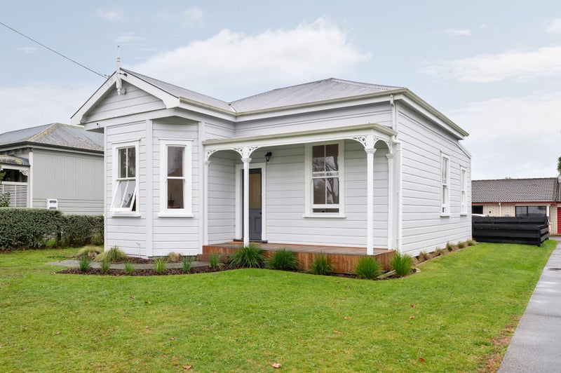 112 Galloway Street, Hamilton East, Hamilton - Carousel 2