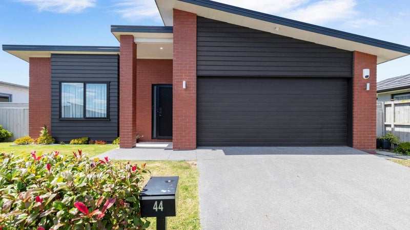 44 Te Napi Drive, Takanini, Auckland - Carousel 1