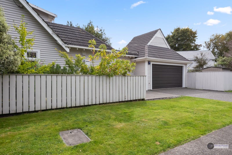 2 Rangiora Street, Woburn, Lower Hutt - Carousel 24