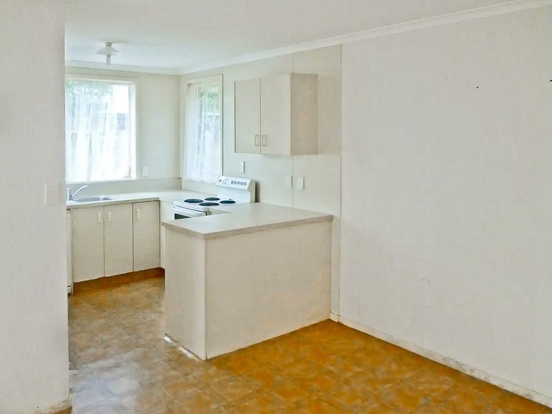 21 Pointon Glade, Grandview Heights, Hamilton - Carousel 2