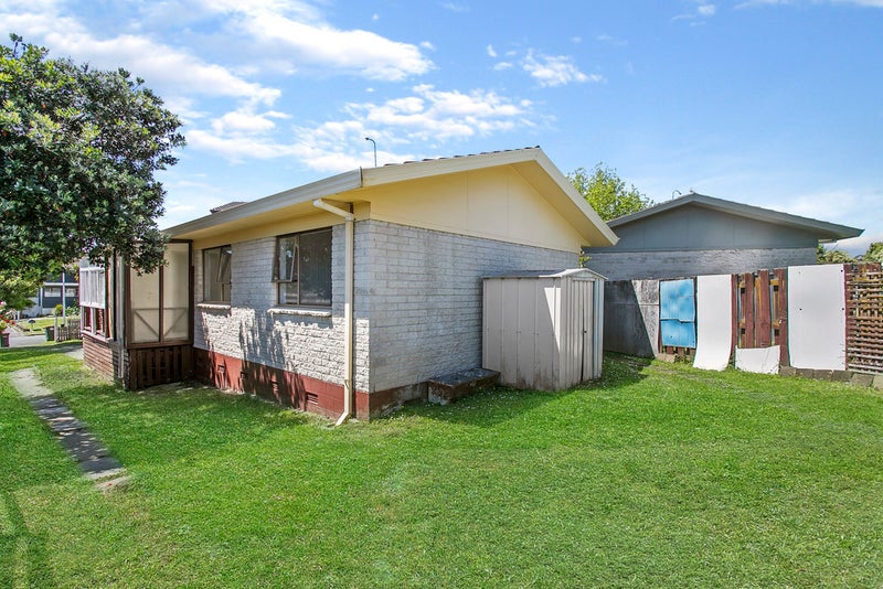 13D Ballater Place, Highland Park, Auckland - Carousel 1