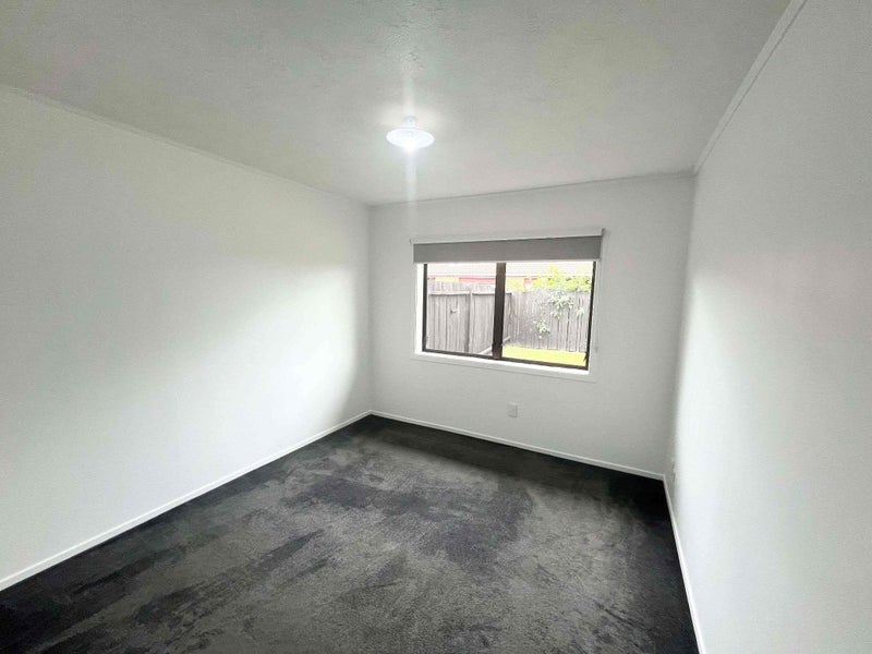 160 Sturges Road, Henderson, Auckland - Carousel 22