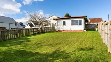 2/68 Birkenhead Avenue, Birkenhead, Auckland - Carousel 1