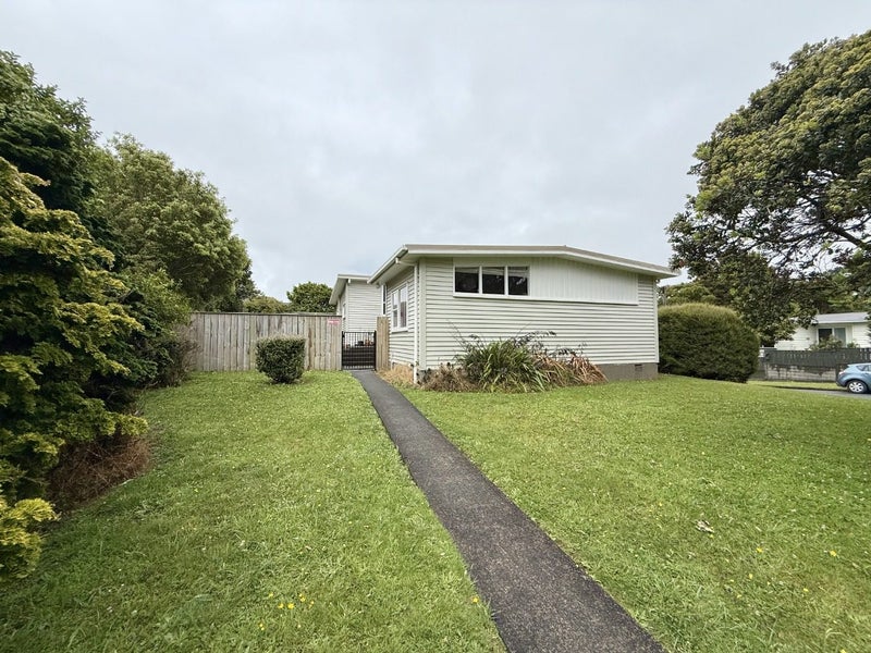 9 Pekanga Road, Normandale, Lower Hutt - Carousel 1