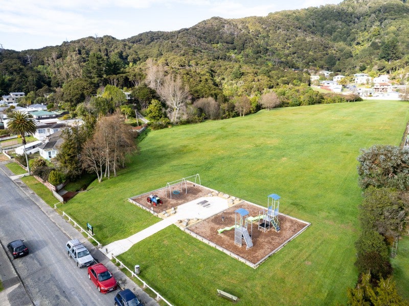 28 Karaka Street, Wainuiomata, Lower Hutt - Carousel 21