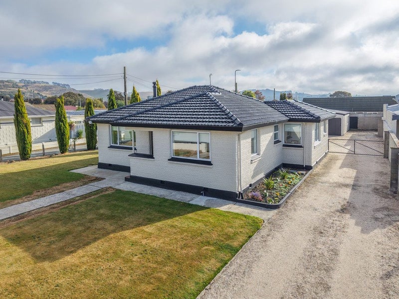 20 Sandringham Street, Oamaru North, Oamaru - Carousel 24