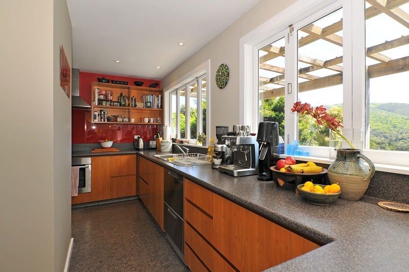 9 Stratford Way, Wilton, Wellington - Carousel 1